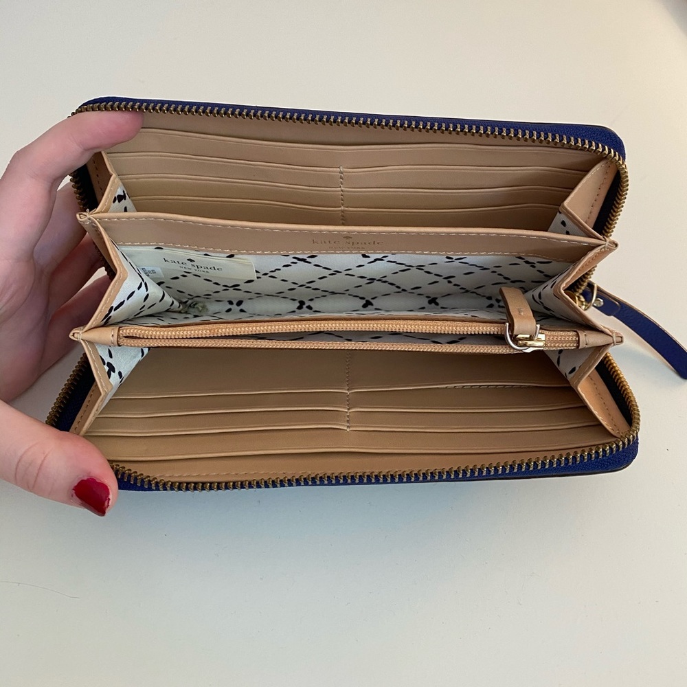 Kate Spade Large Wallet - Picture 2 of 3